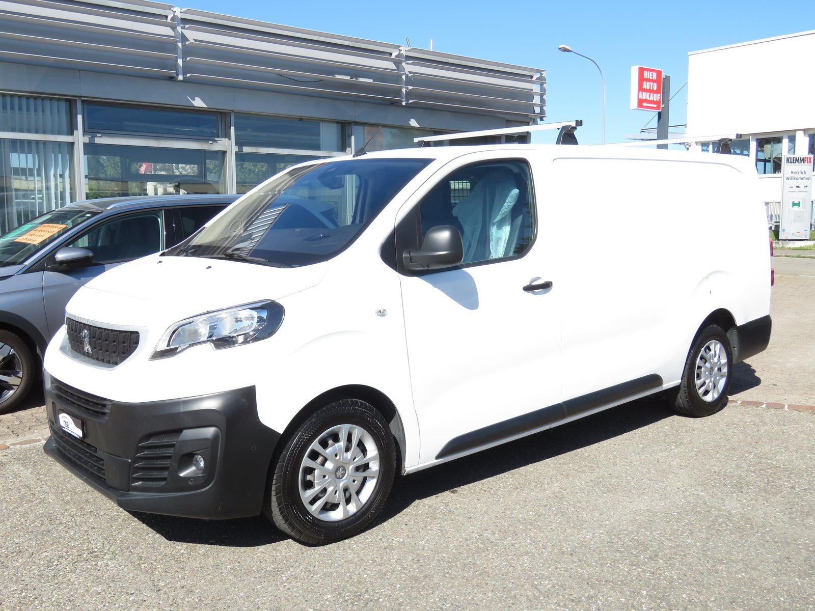 PEUGEOT Expert 2.0 BlueHDi 120 SS Premium Long EAT8 (Automat