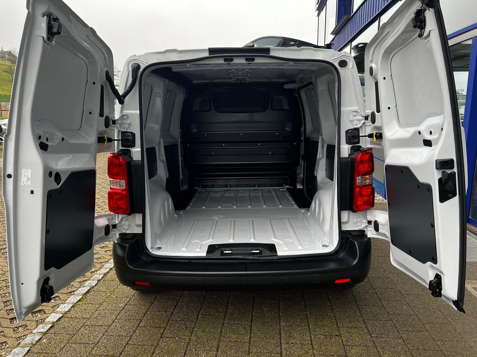 PEUGEOT Expert Kaw. Standard 1.5 BlueHDi 120 S/S, Diesel, Ex-demonstrator, Manual - 4