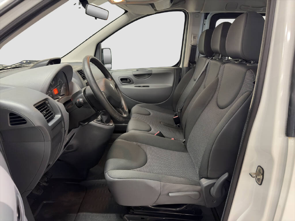 PEUGEOT Expert Tepee L1 2.0 HDI 136 PS Confort 9P, Diesel, Occasion / Utilisé, Manuelle - 6