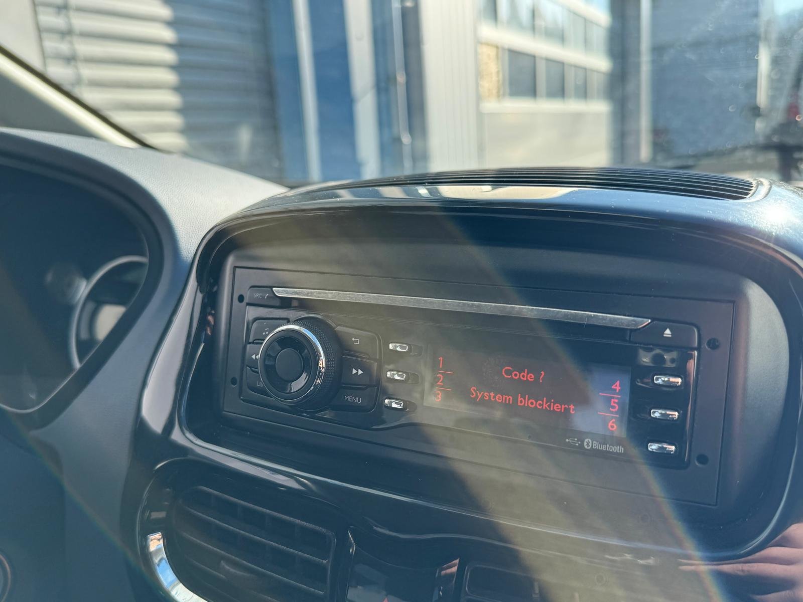 PEUGEOT iON Active, Électrique, Occasion / Utilisé, Automatique - 7