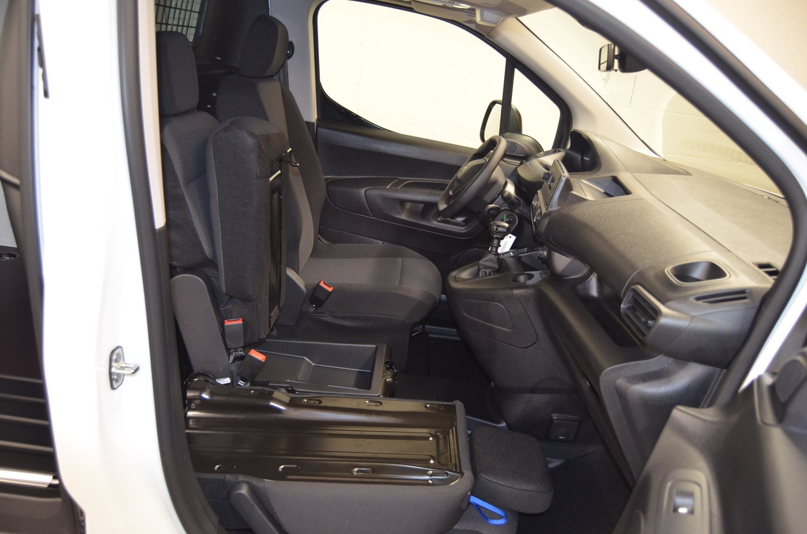 PEUGEOT Partner 1.5 HDi Premium, Diesel, Occasion / Utilisé, Manuelle - 6