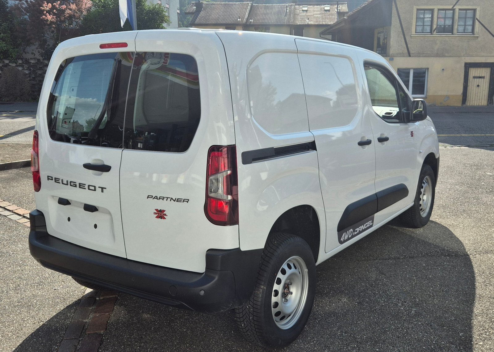 PEUGEOT Partner 1.5HDi 4x4 Helvetia, Diesel, Voiture nouvelle, Automatique - 3
