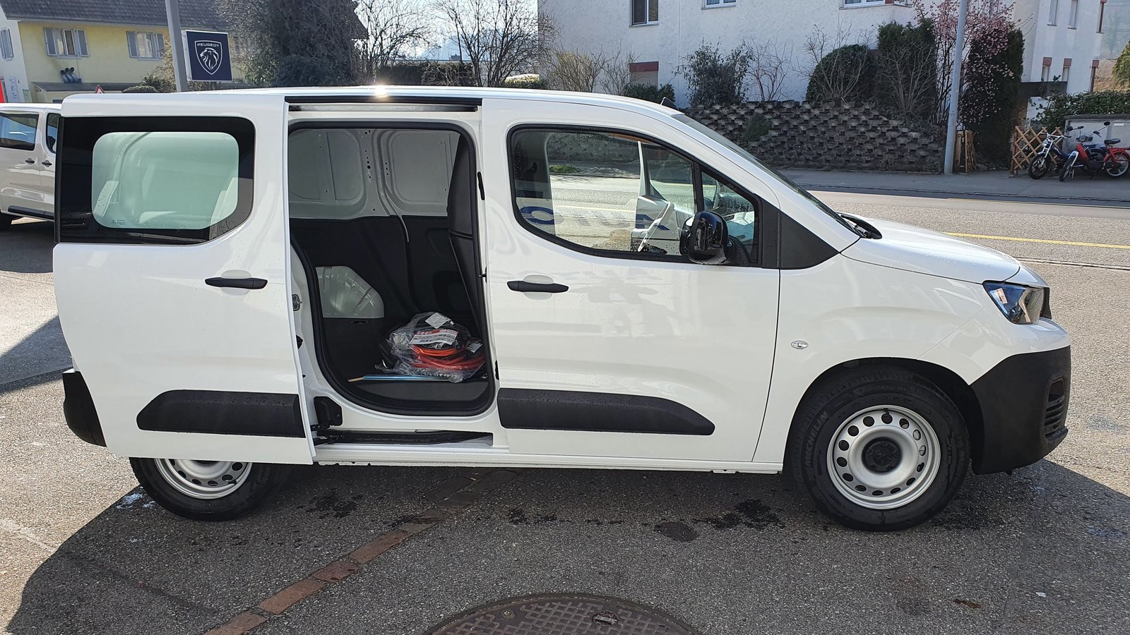 PEUGEOT Partner 1.2 Pure Tech s/s Premium 650kg, Essence, Voiture nouvelle, Manuelle - 2