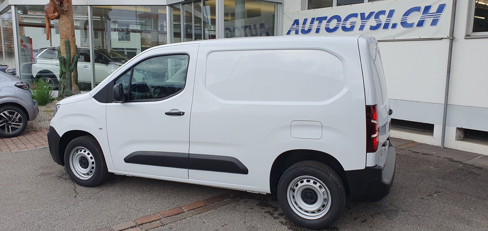 PEUGEOT Partner stnd. Premium 650kg Helvetia, Petrol, New car, Manual - 2