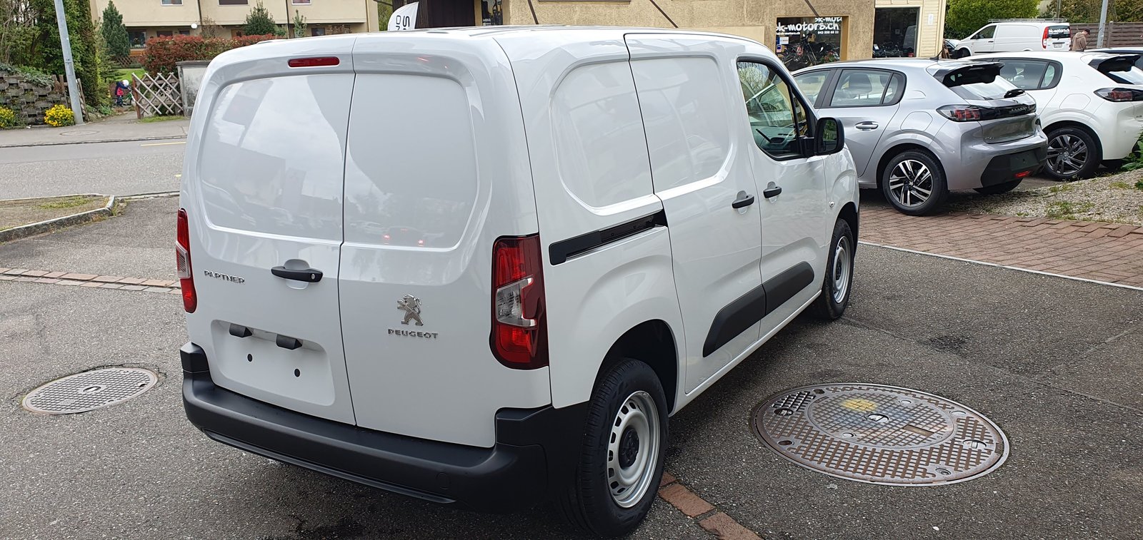 PEUGEOT Partner stnd. Premium 650kg Helvetia, Petrol, New car, Manual - 3