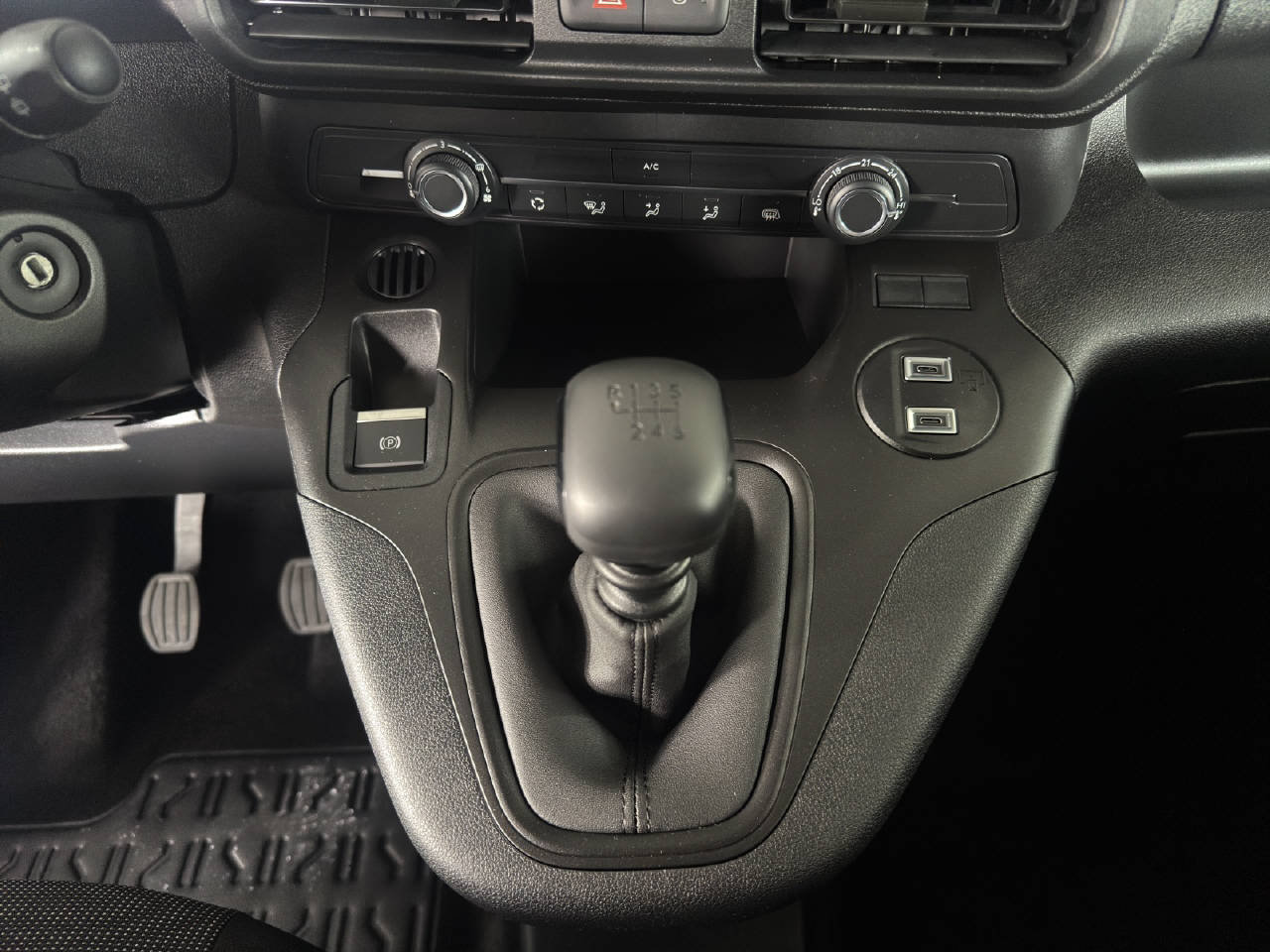 PEUGEOT Partner Kaw. 650 Standard 1.2, Essence, Voiture nouvelle, Manuelle - 7
