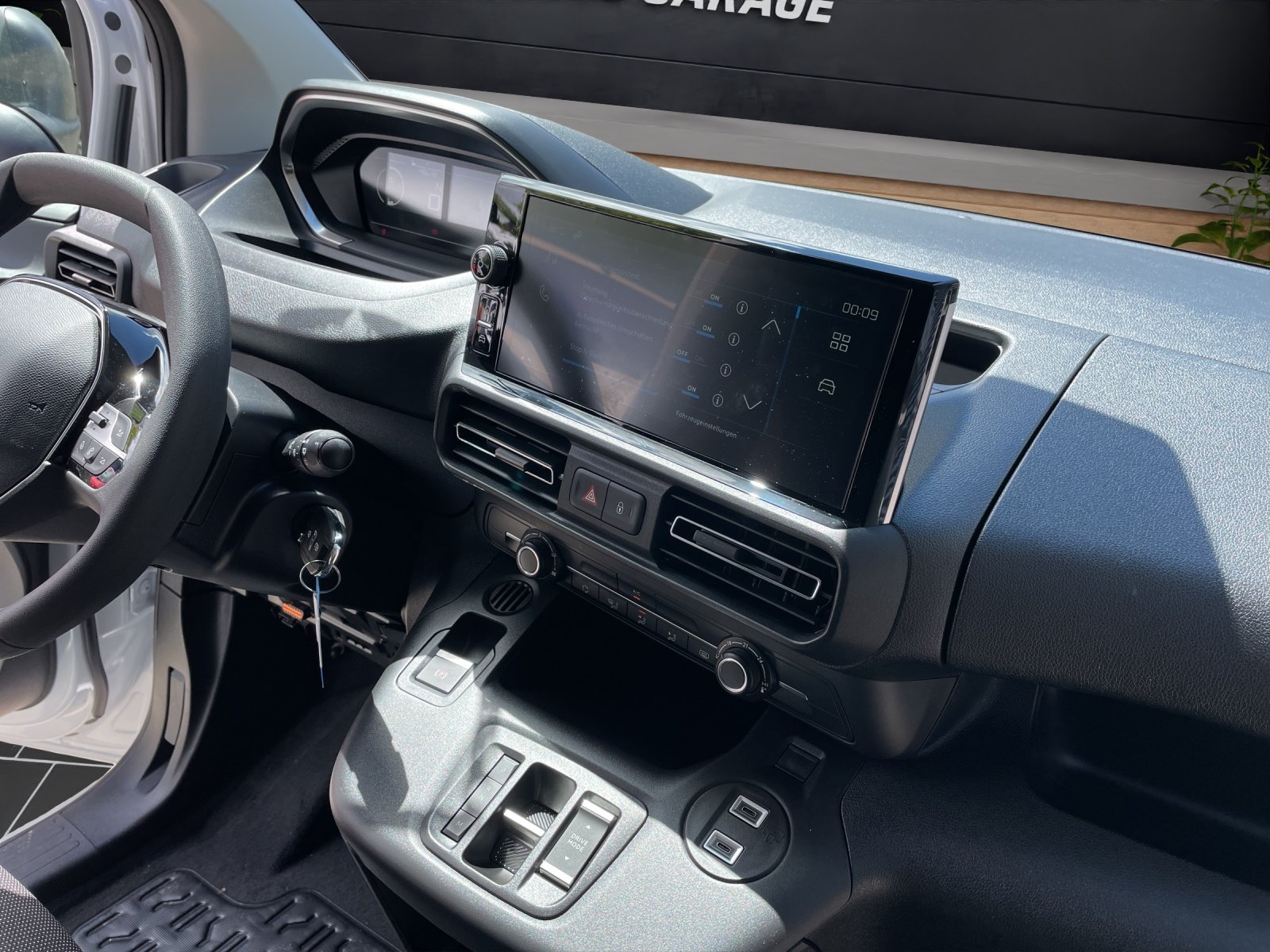 PEUGEOT Partner NEW 1.5 BlueHDI 130 S/S Kaw. 650 Standard, Diesel, New car, Automatic - 7