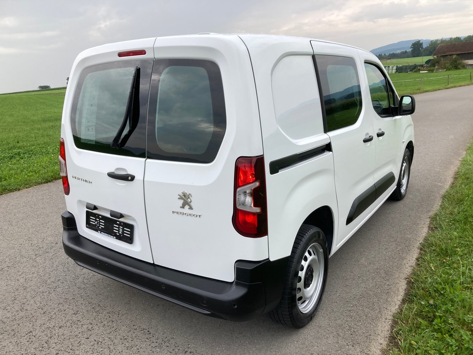 PEUGEOT Partner 1.2 Pure Tech s/s Premium EAT8 650kg, Benzina, Occasioni / Usate, Automatico - 3