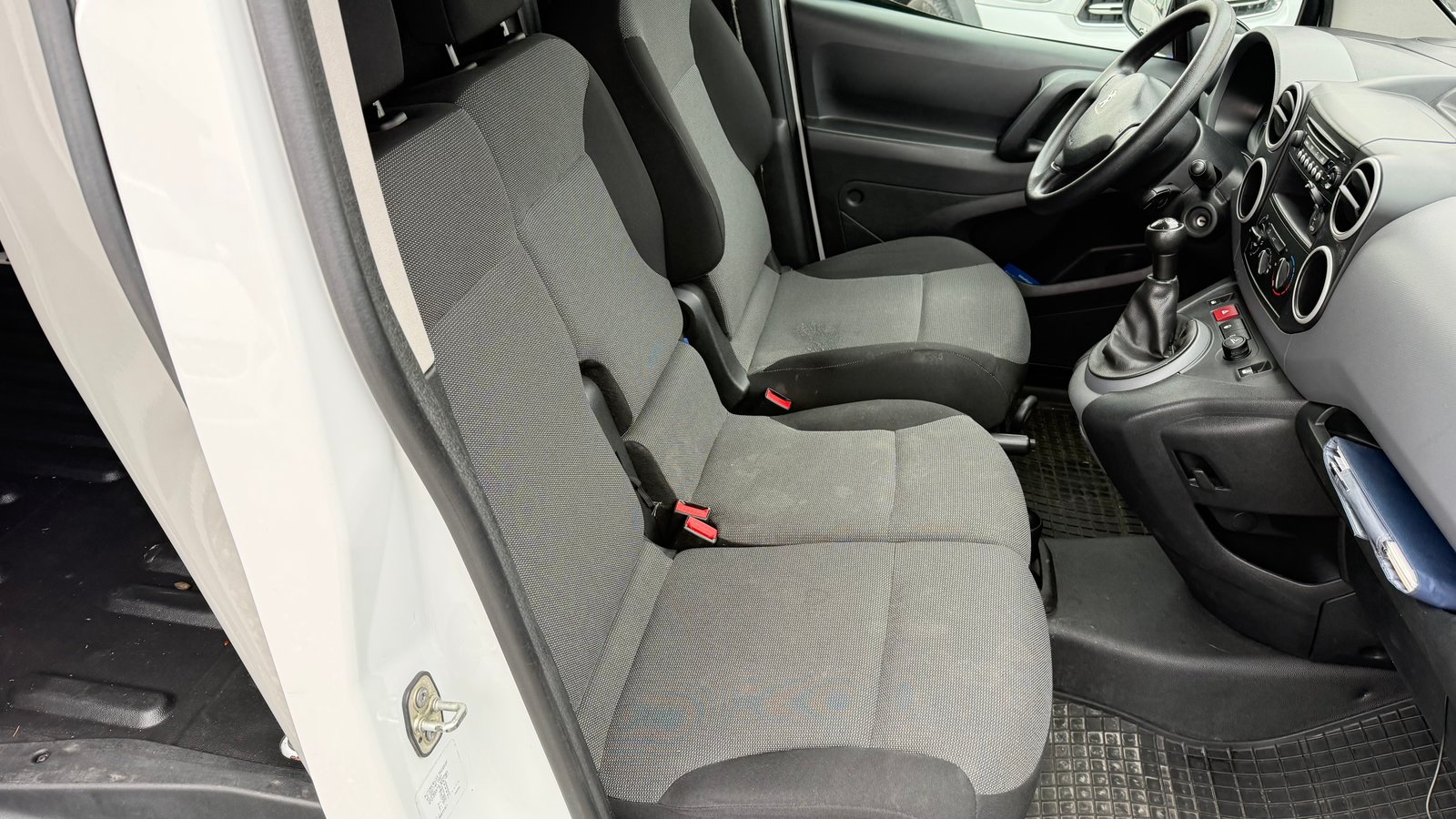 PEUGEOT Partner 1.6BlueHDI Allure, Diesel, Occasion / Gebraucht, Handschaltung - 6