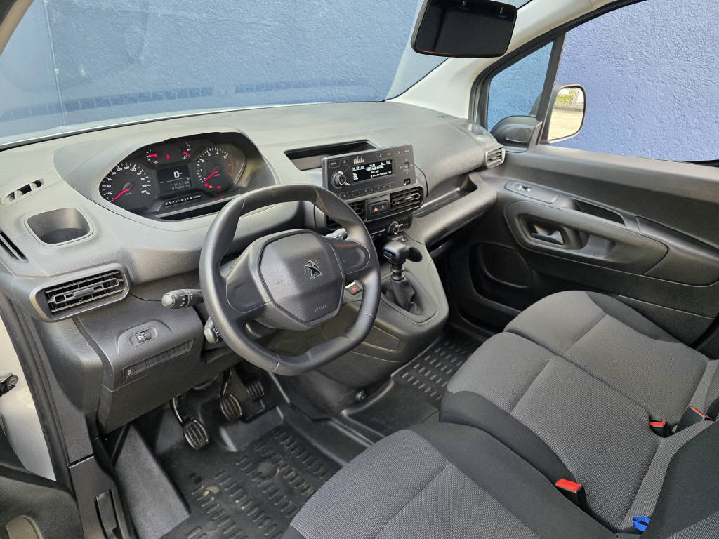 PEUGEOT Partner Kaw. 650 Standard 1.2 PureTech 110 Premium S/S, Petrol, Second hand / Used, Manual - 5