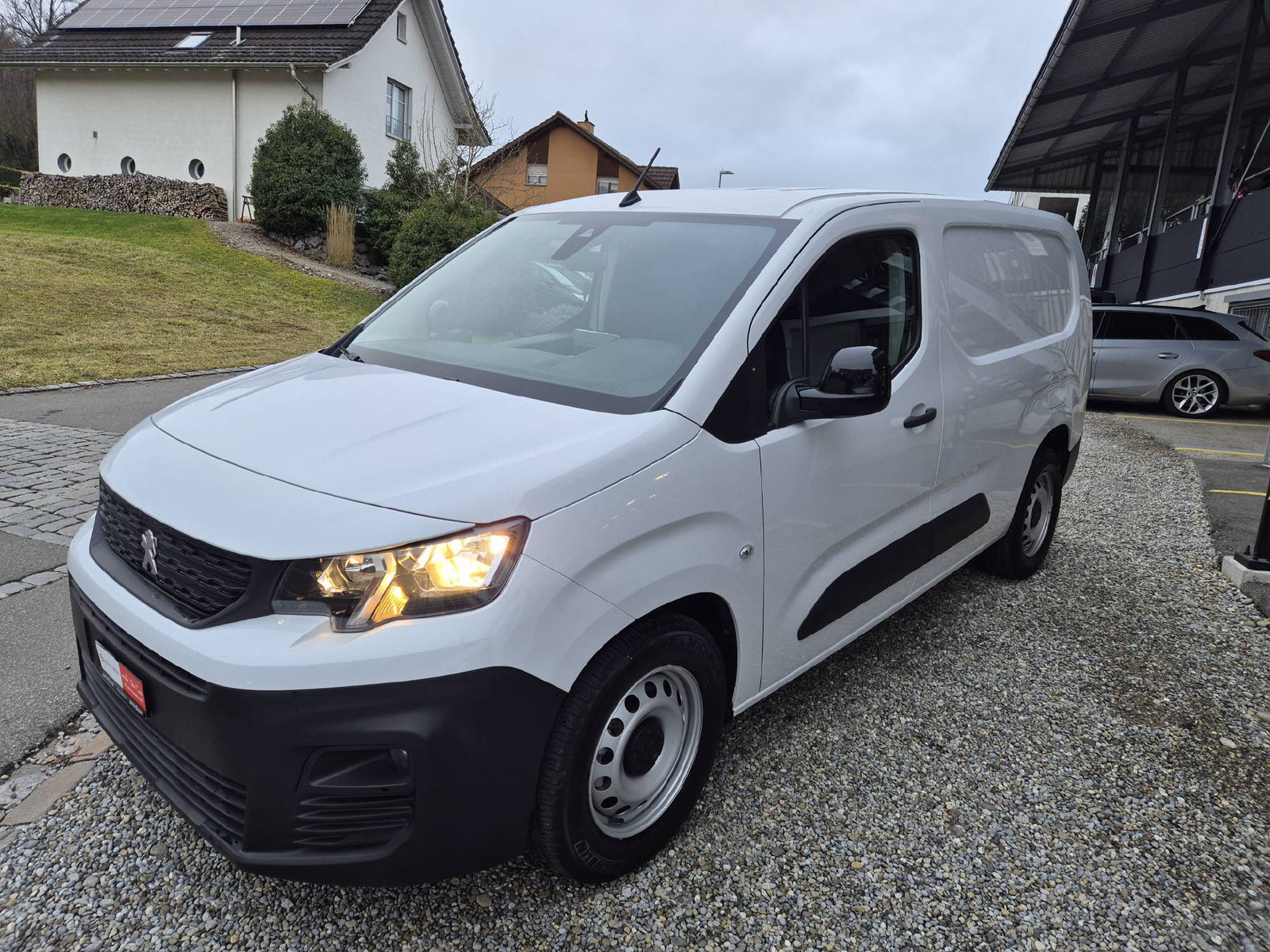 PEUGEOT e-Partner Kaw. 800 Long 50 kWh Premium, Électrique, Occasion / Utilisé, Automatique - 4