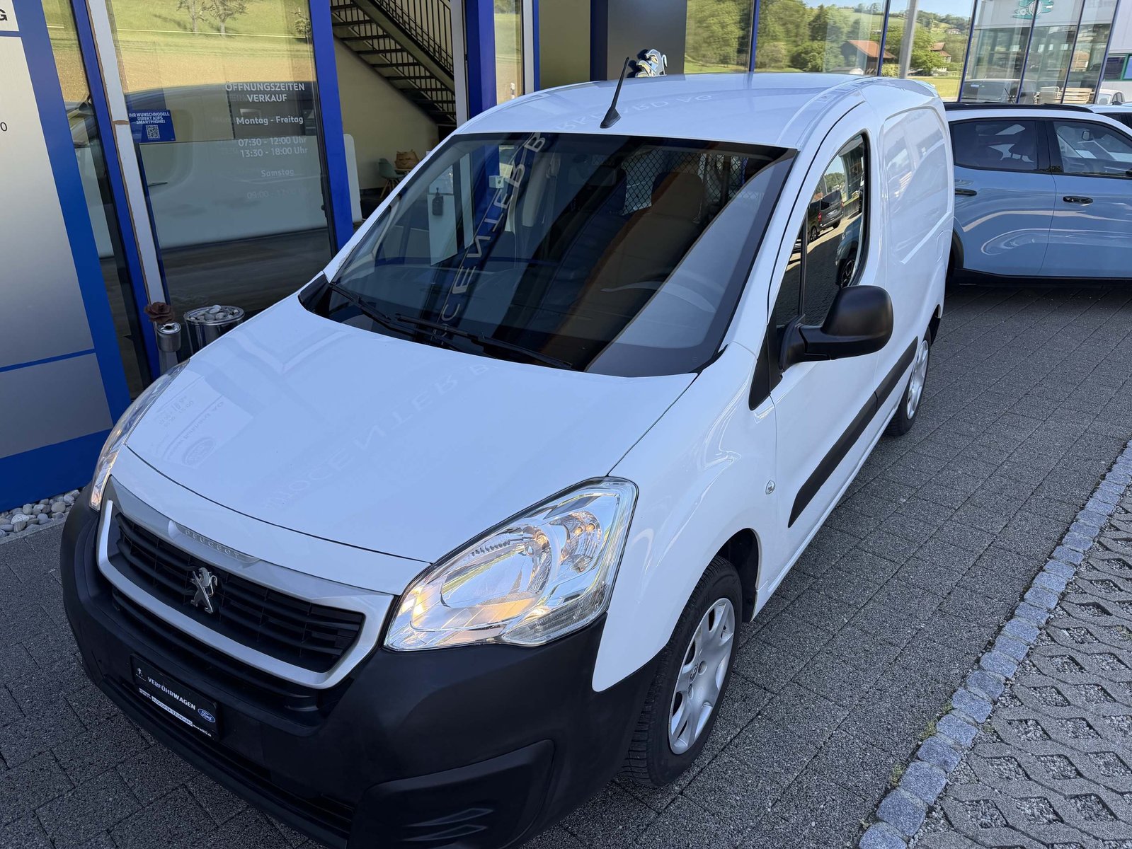 PEUGEOT Partner Kaw. L1 1.6 BlueHDI 100 Active, Diesel, Second hand / Used, Manual - 2