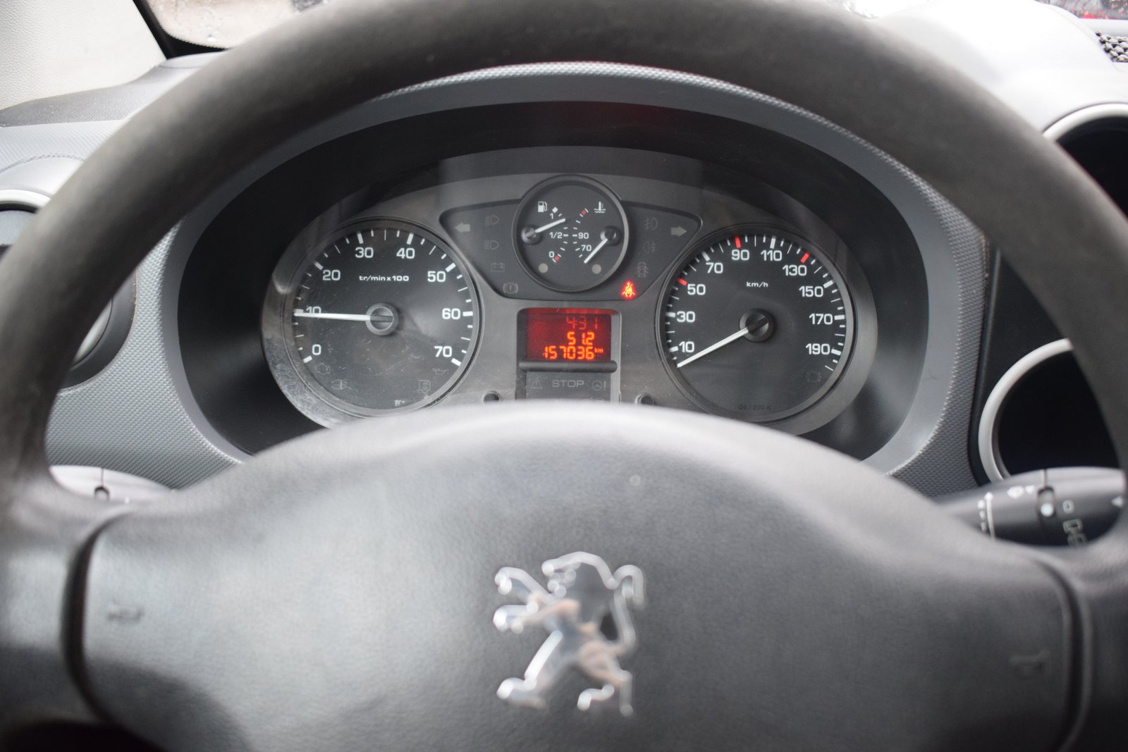 PEUGEOT Partner 1.6i Urban, Benzin, Occasion / Gebraucht, Handschaltung - 6