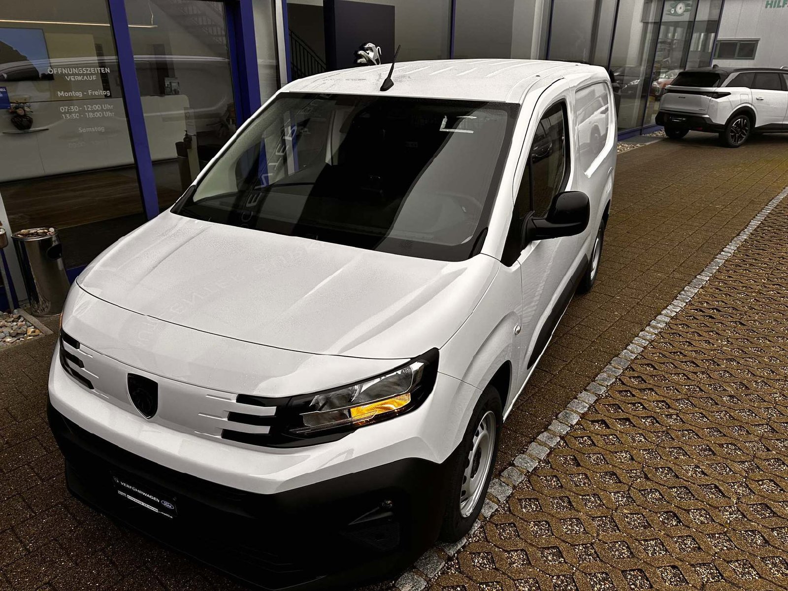 PEUGEOT Partner Kaw. 1000 Long 1.5 BlueHDI 100 S/S, Diesel, Ex-demonstrator, Manual - 2