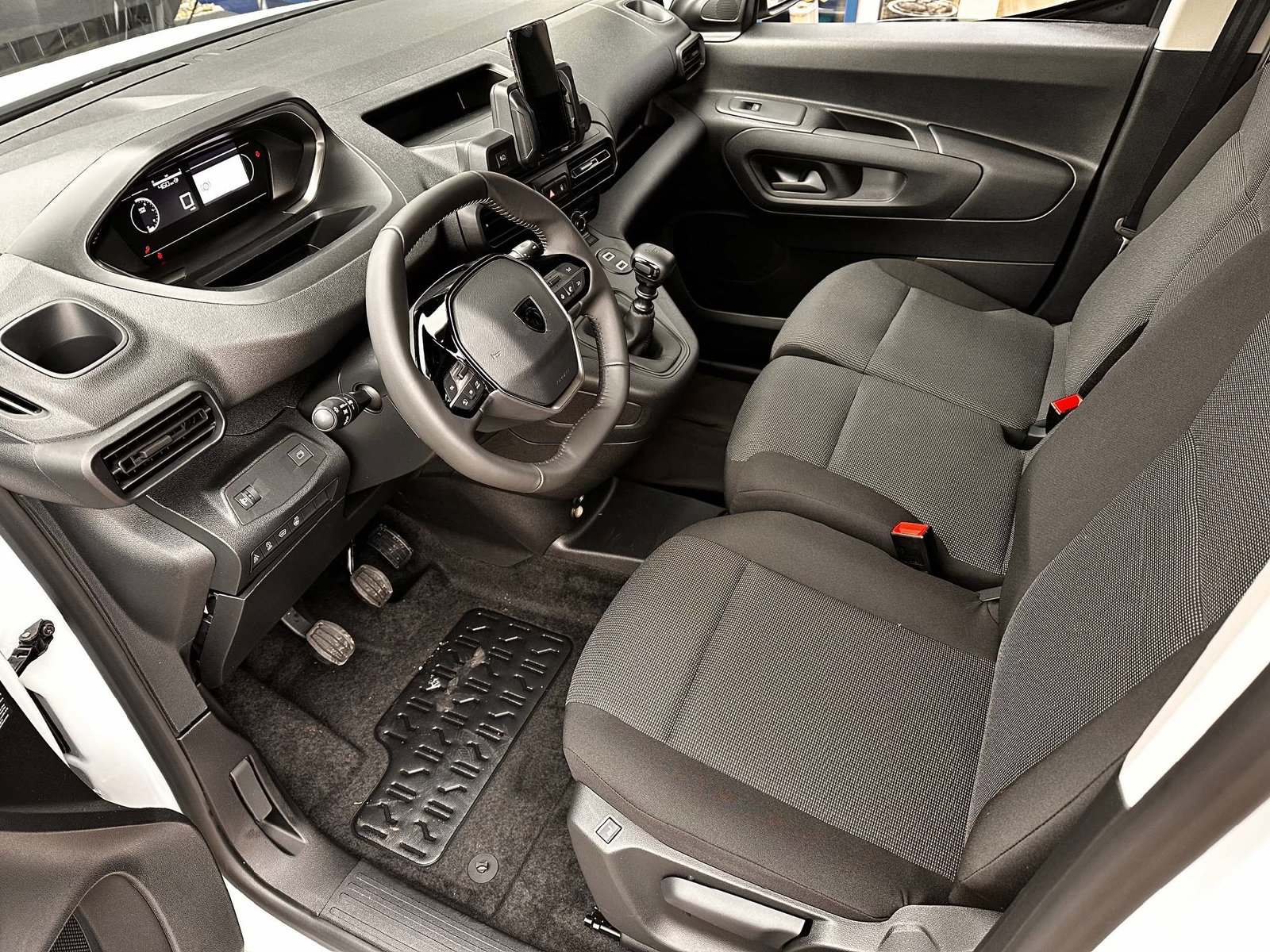 PEUGEOT Partner Kaw. 1000 Long 1.5 BlueHDI 100 S/S, Diesel, Ex-demonstrator, Manual - 7