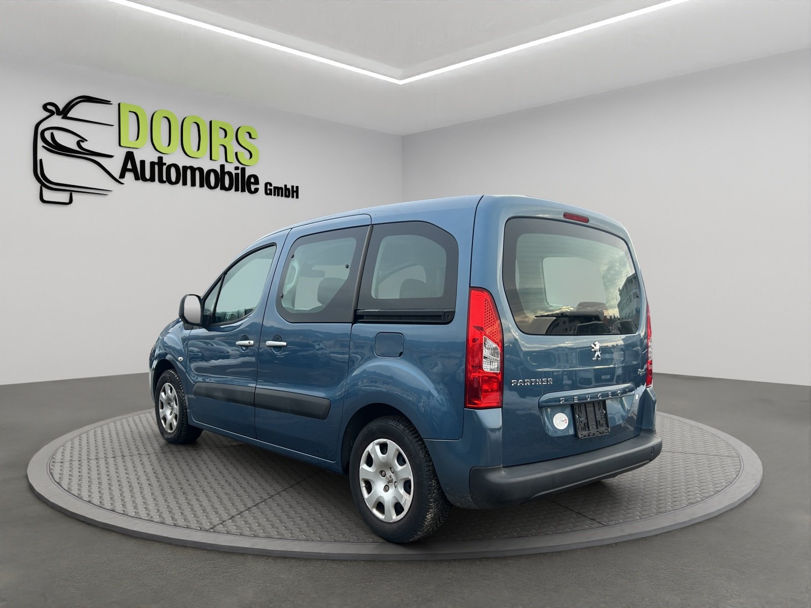 PEUGEOT Partner 1.6 Trendy, Petrol, Second hand / Used, Manual - 4