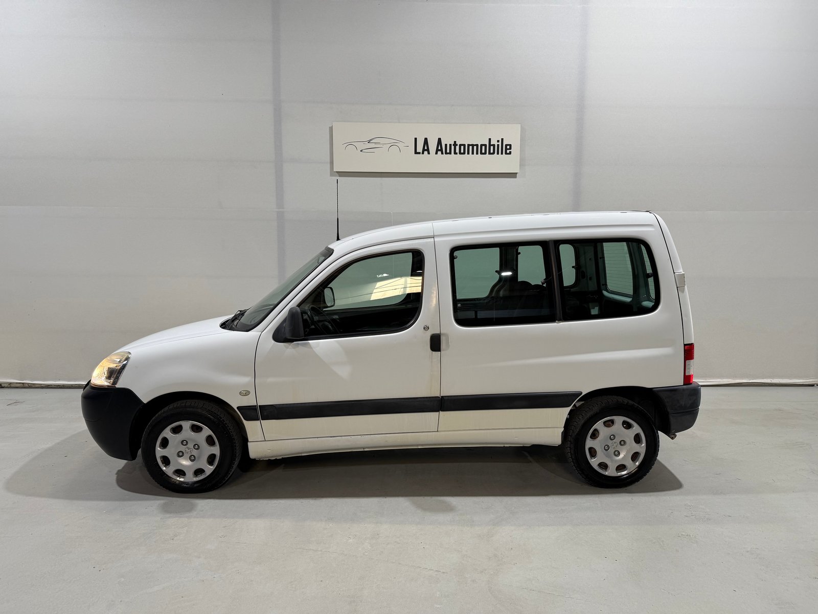 PEUGEOT Partner 1.4 Urban, Petrol, Second hand / Used, Manual - 3