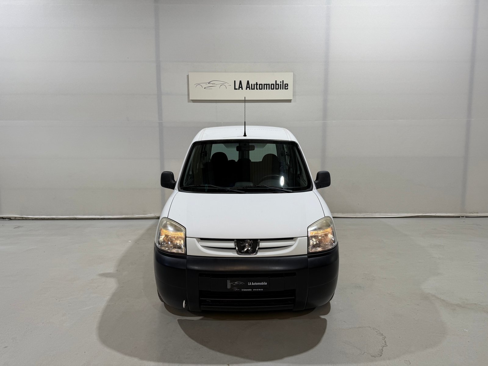 PEUGEOT Partner 1.4 Urban, Petrol, Second hand / Used, Manual - 4