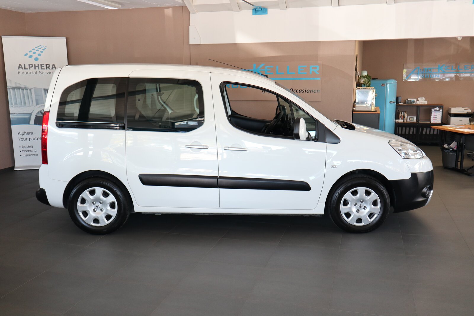 PEUGEOT Partner 1.6 Trendy, Benzin, Occasion / Gebraucht, Handschaltung