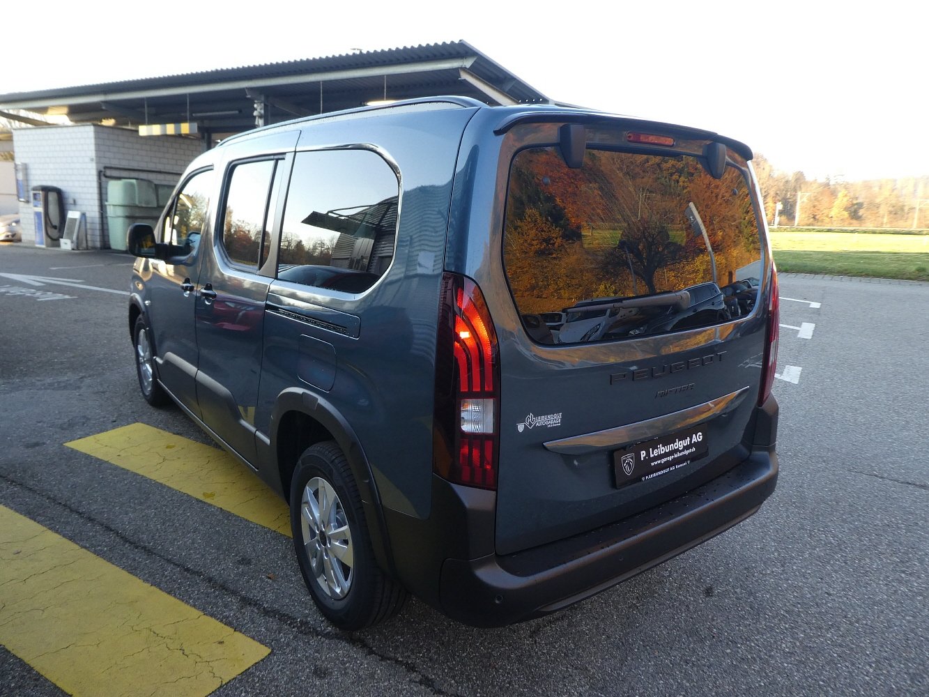 PEUGEOT Rifter Long 1.5 BlueHDi 130 Allure Limited Edition 7 Sitze, Diesel, Auto nuove, Automatico - 7