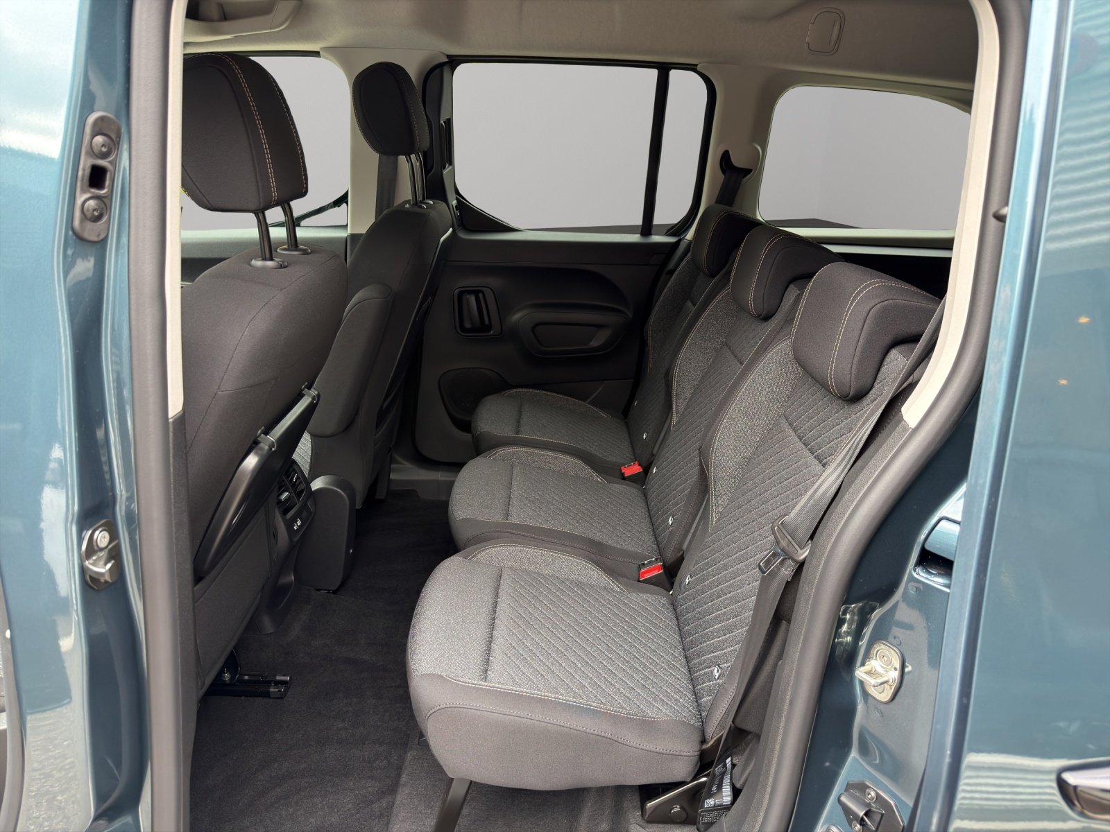 PEUGEOT Rifter Long 1.5 BlueHDi 130 Fa, Diesel, Neuwagen, Automatik - 5