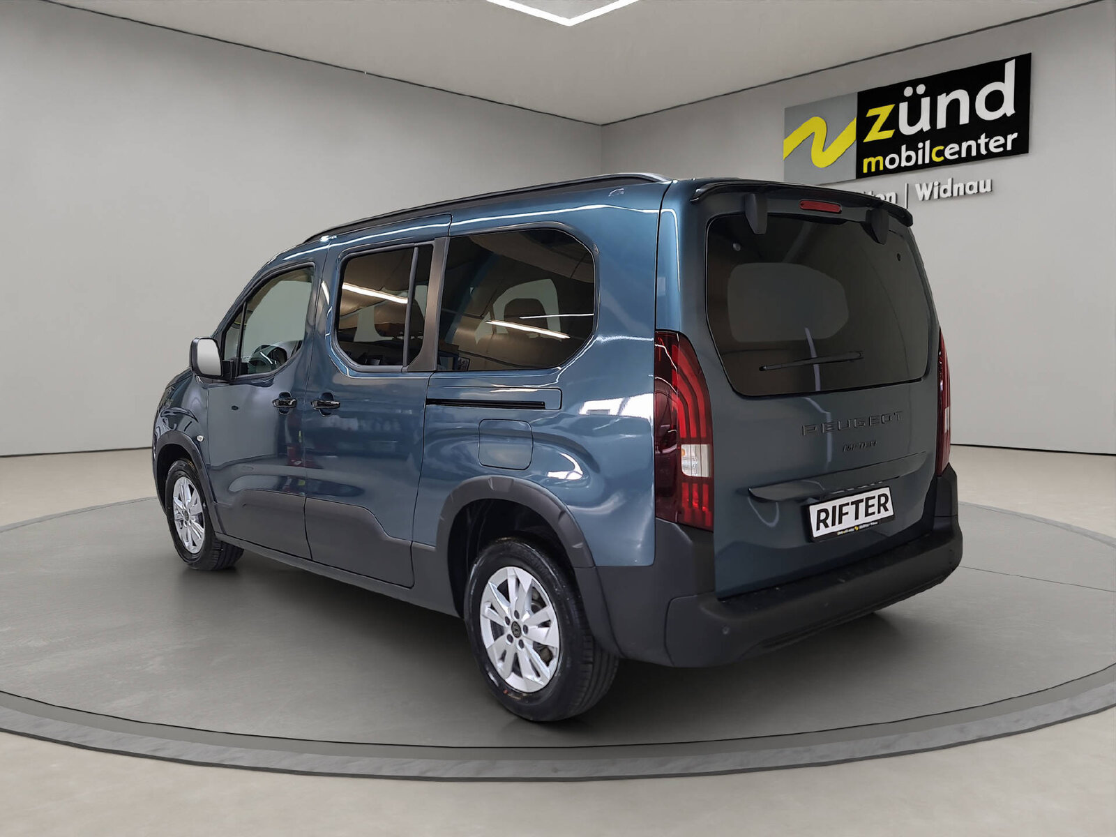 PEUGEOT Rifter Long 1.5 BlueHDi 130 Family Edition, Diesel, New car, Automatic - 3