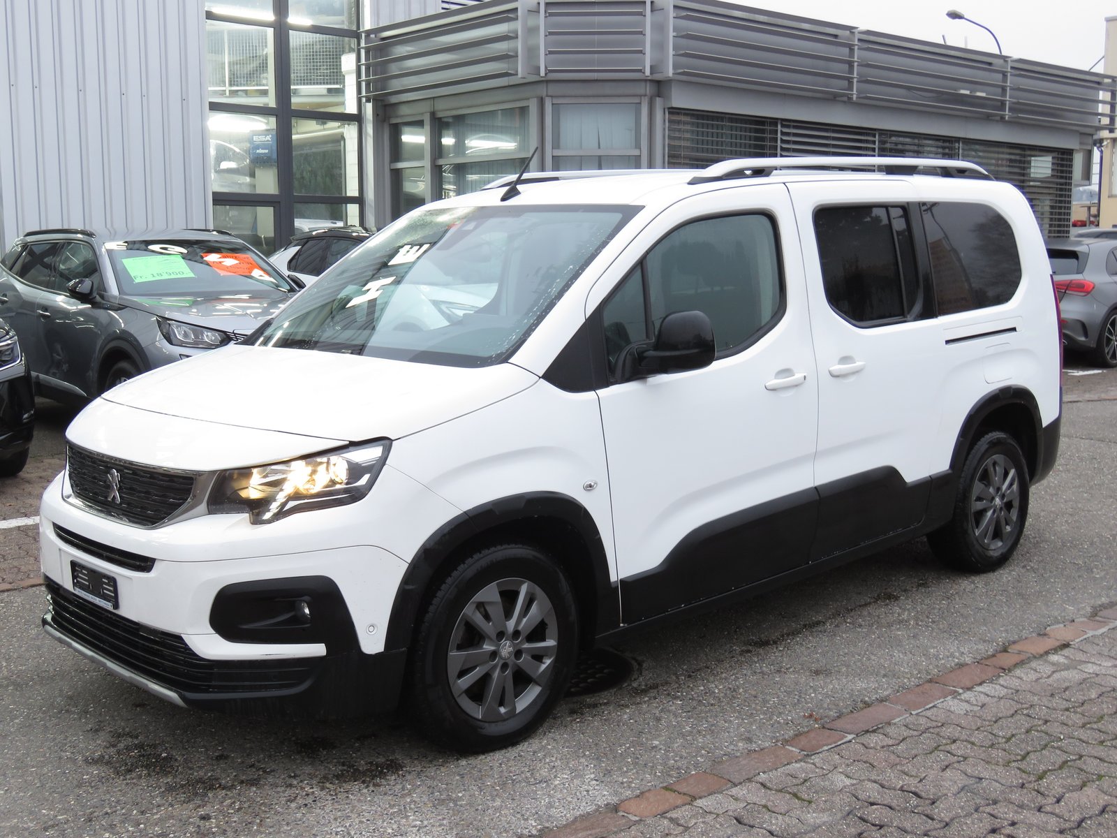 PEUGEOT Rifter Long 1.2 PureTech 7PL Allure EAT8