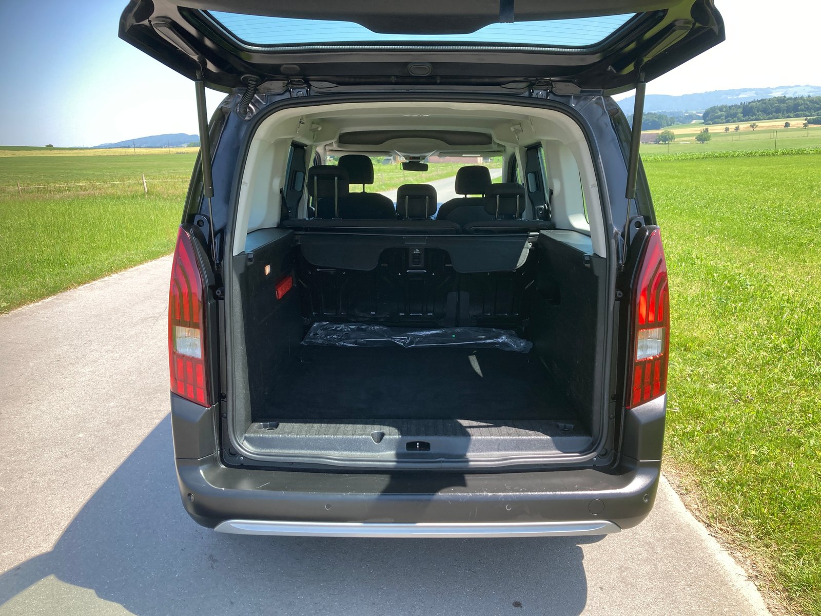 PEUGEOT Rifter Long 1.5 BlueHDi Allure EAT8, Diesel, Occasion / Utilisé, Automatique - 6