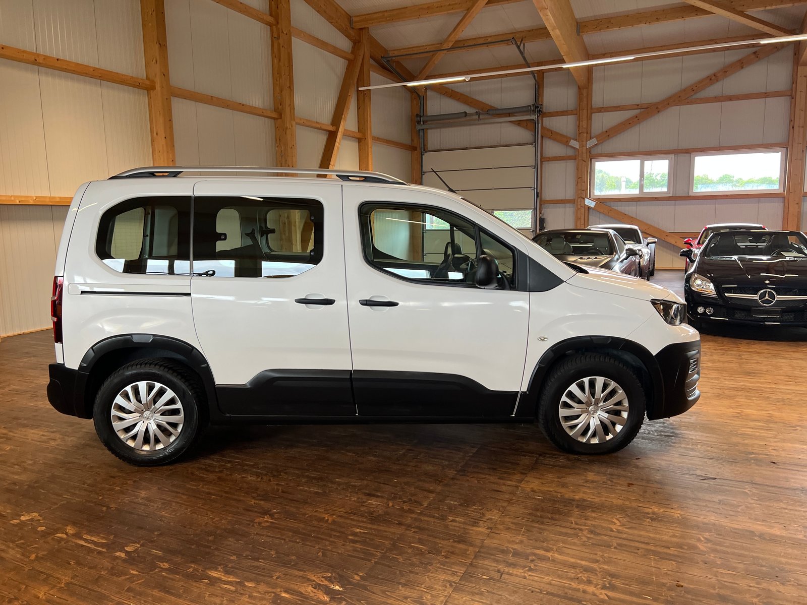PEUGEOT Rifter 1.2 PureTech Allure, Petrol, Second hand / Used, Manual - 4