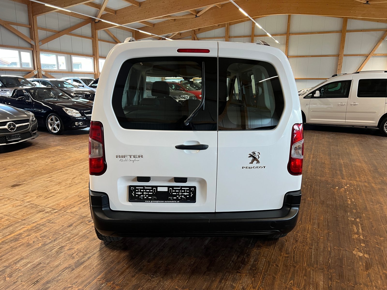 PEUGEOT Rifter 1.2 PureTech Allure, Petrol, Second hand / Used, Manual - 6