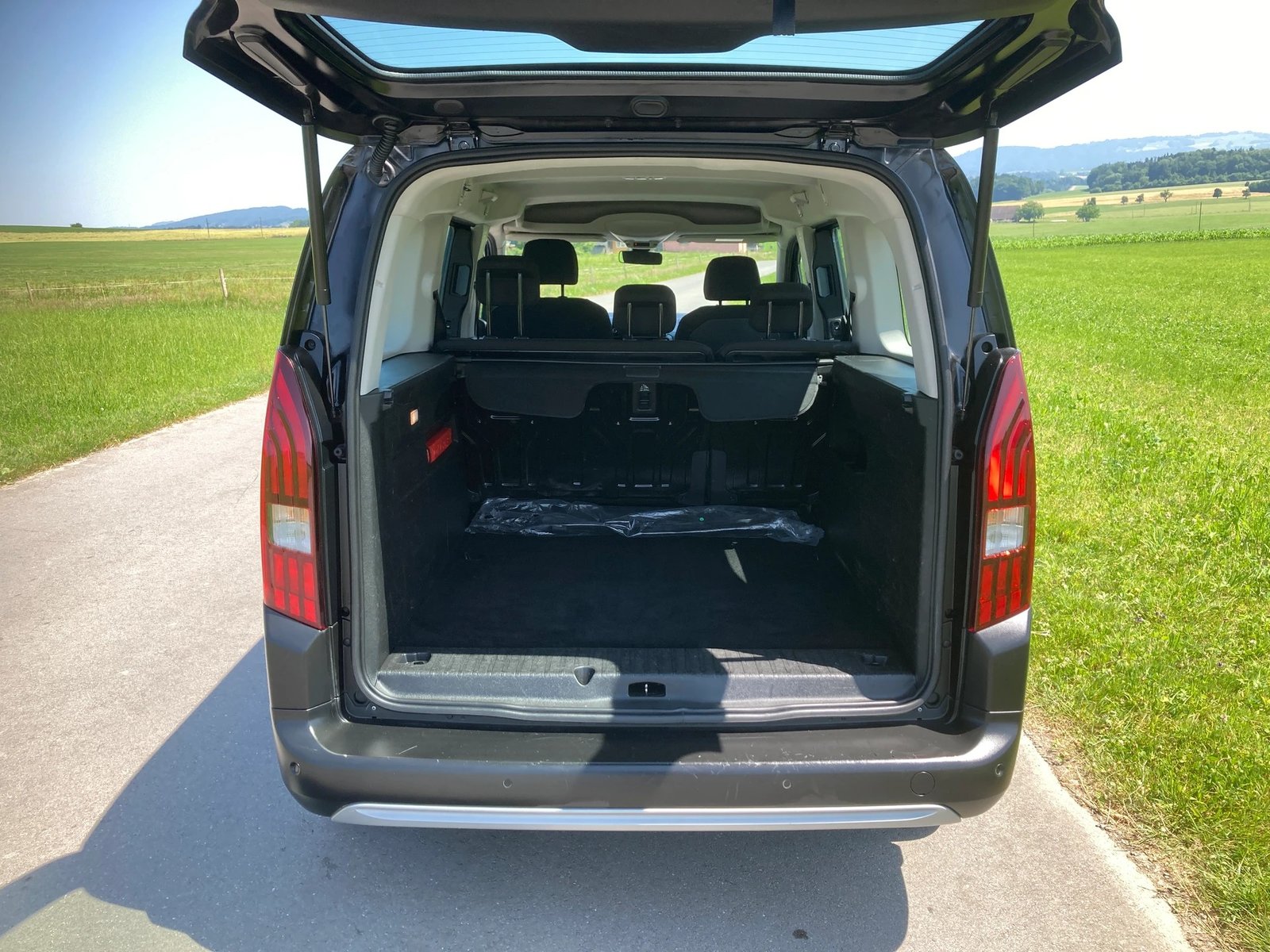 PEUGEOT Rifter Long 1.5 BlueHDi Allure EAT8, Diesel, Occasion / Utilisé, Automatique - 6