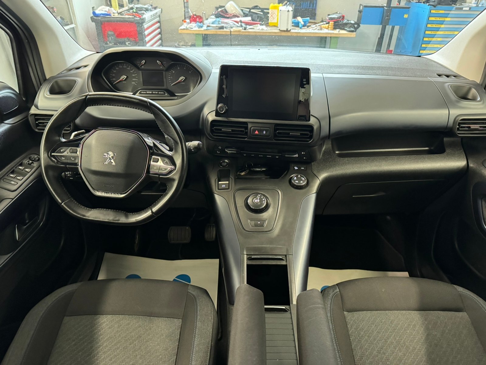 PEUGEOT Rifter Long 1.5 BlueHDi 7PL Active EAT8, Diesel, Second hand / Used, Automatic - 7