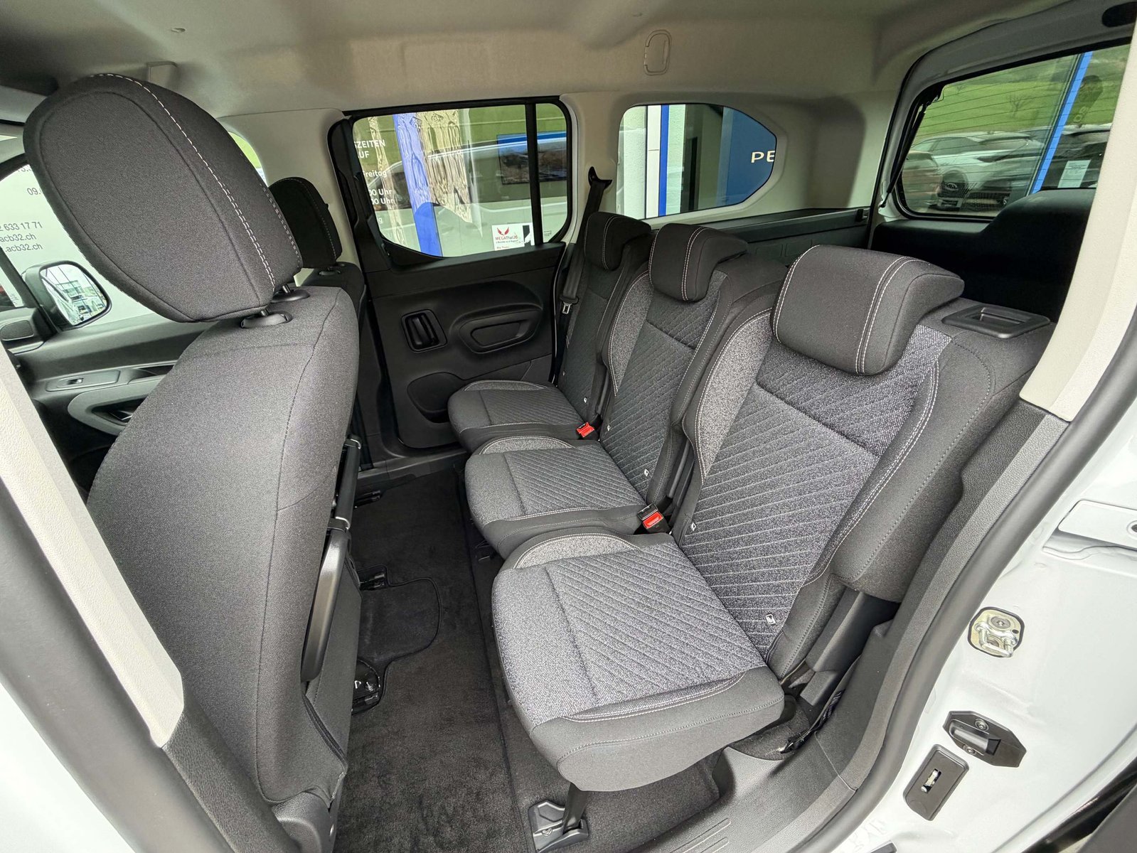 PEUGEOT Rifter Long 1.5 BlueHDi 130 Allure, Diesel, Ex-demonstrator, Automatic - 7