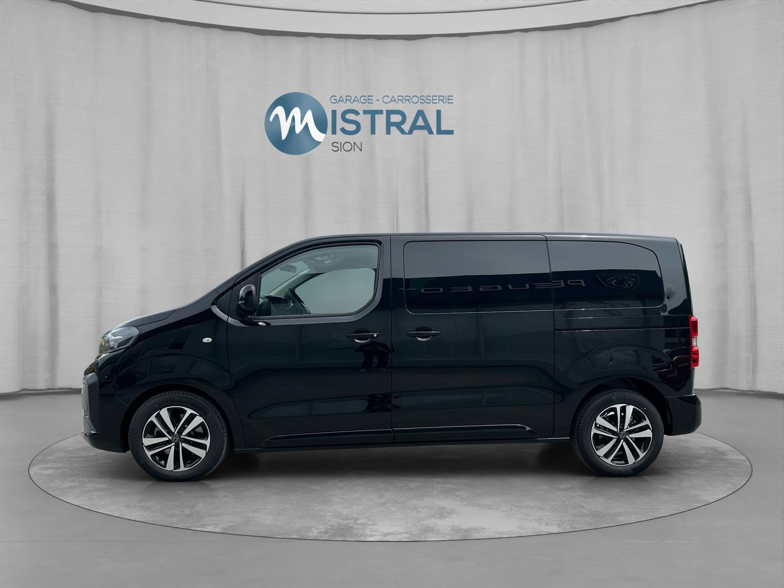 PEUGEOT Traveller 2.2 BlueHDi Family Edition Standard EAT8, Diesel, Voiture nouvelle, Automatique - 2