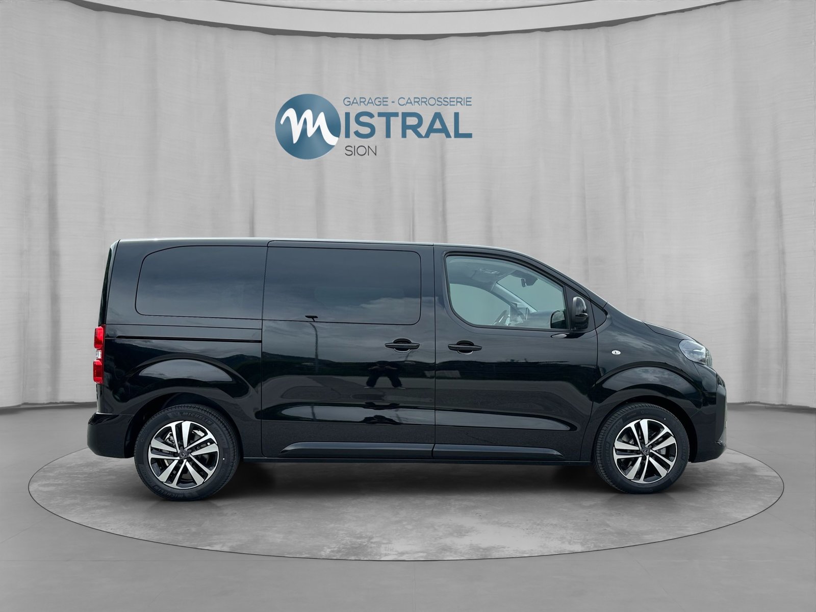 PEUGEOT Traveller 2.2 BlueHDi Family Edition Standard EAT8, Diesel, Voiture nouvelle, Automatique - 6