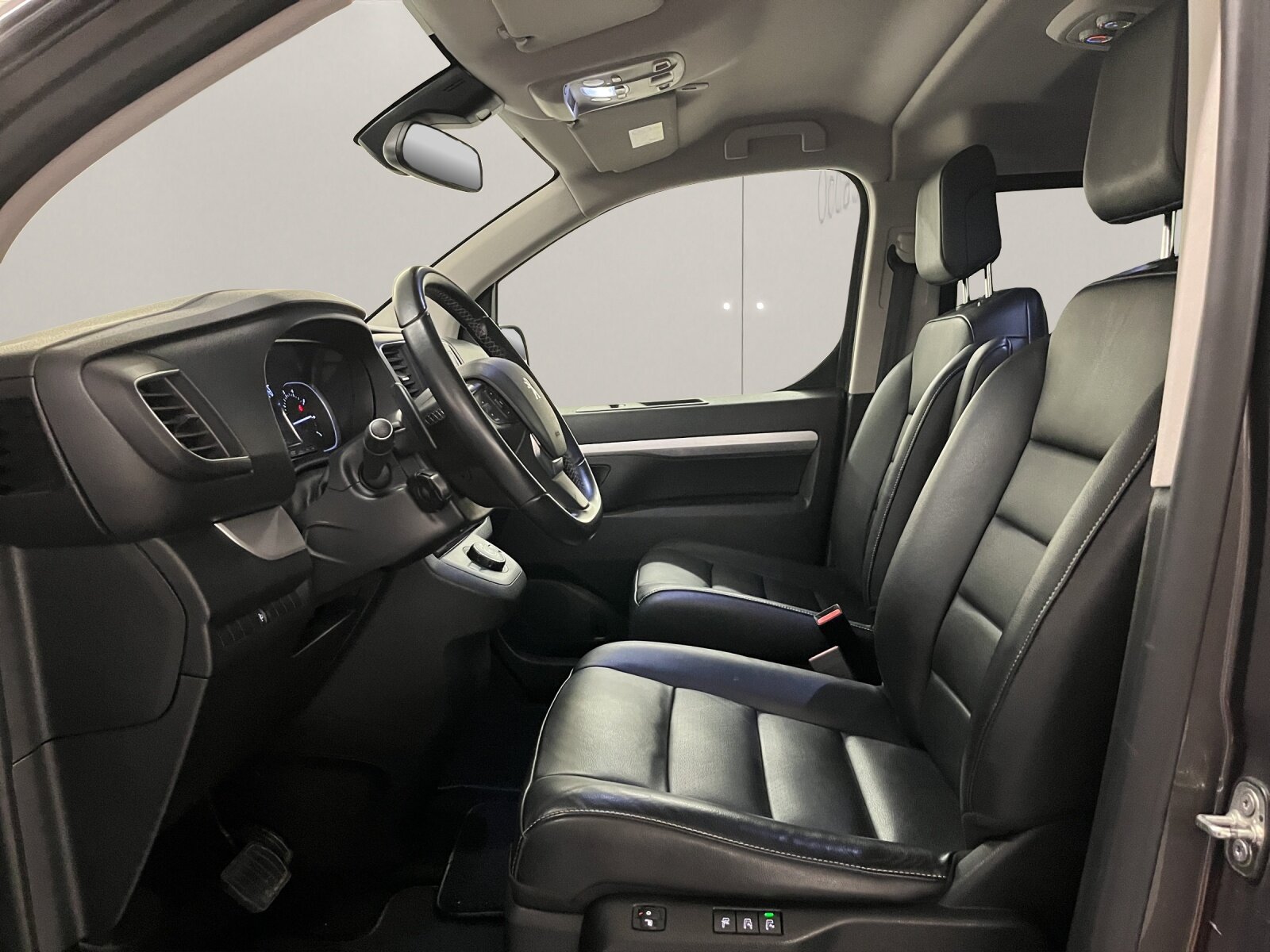 PEUGEOT Traveller Standard 2.0 BlueHDi 180 Business VIP S/S, Diesel, Occasion / Utilisé, Automatique - 7