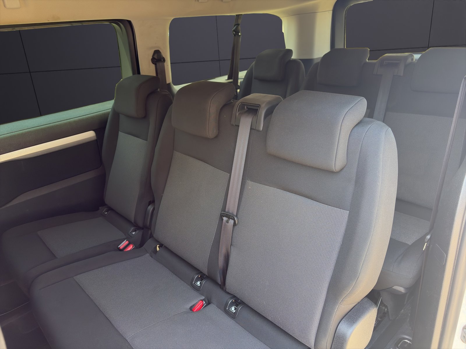 PEUGEOT Traveller 2.0 BlueHDi Business M, Diesel, Occasion / Gebraucht, Automatik - 6