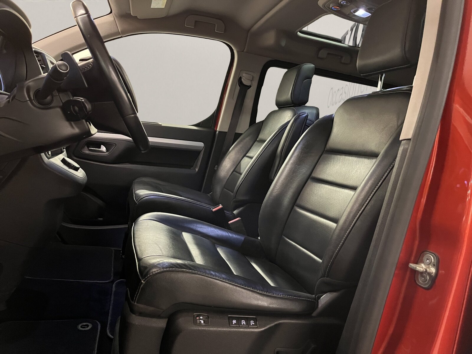 PEUGEOT Traveller Standard 2.0 BlueHDi 180 Business S/S, Diesel, Occasion / Utilisé, Automatique - 7