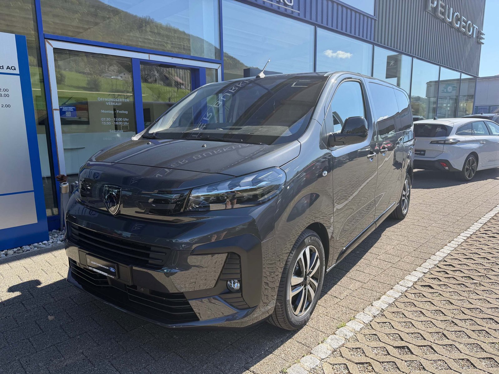 PEUGEOT Traveller Family Edition 2.2 BlueHDi 180 S/S, Diesel, Voiture nouvelle, Automatique - 2