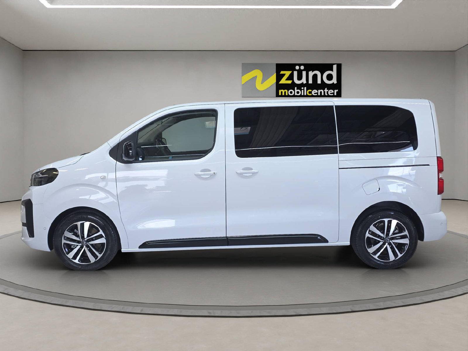 PEUGEOT Traveller Long 2.2 BlueHDi 180  Family Edition S/S, Diesel, New car, Automatic - 3