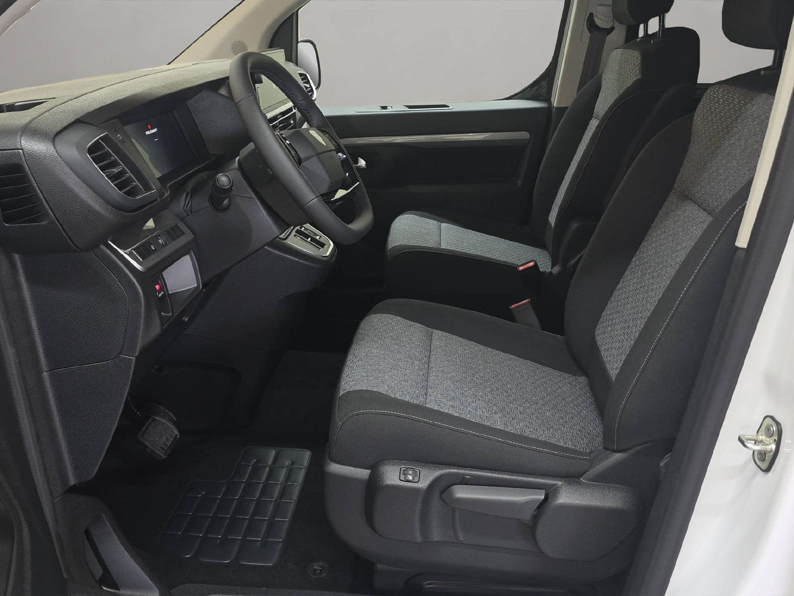 PEUGEOT Traveller Standard 2.2 BlueHDi 180  Family Edition S/S, Diesel, New car, Automatic - 7