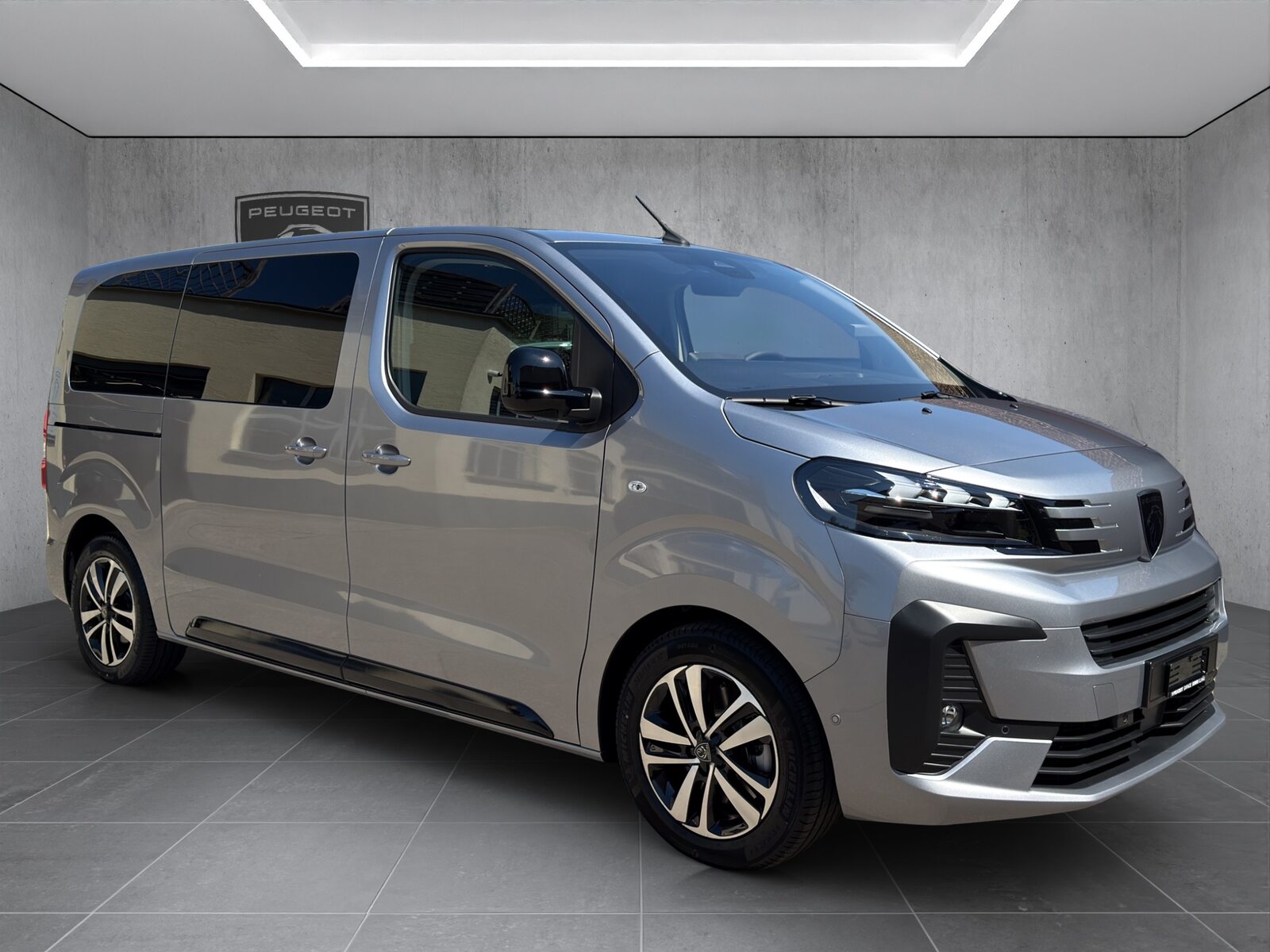 PEUGEOT Traveller Standard 2.2 BlueHDi 180  Family Edition S/S, Diesel, Neuwagen, Automatik - 3