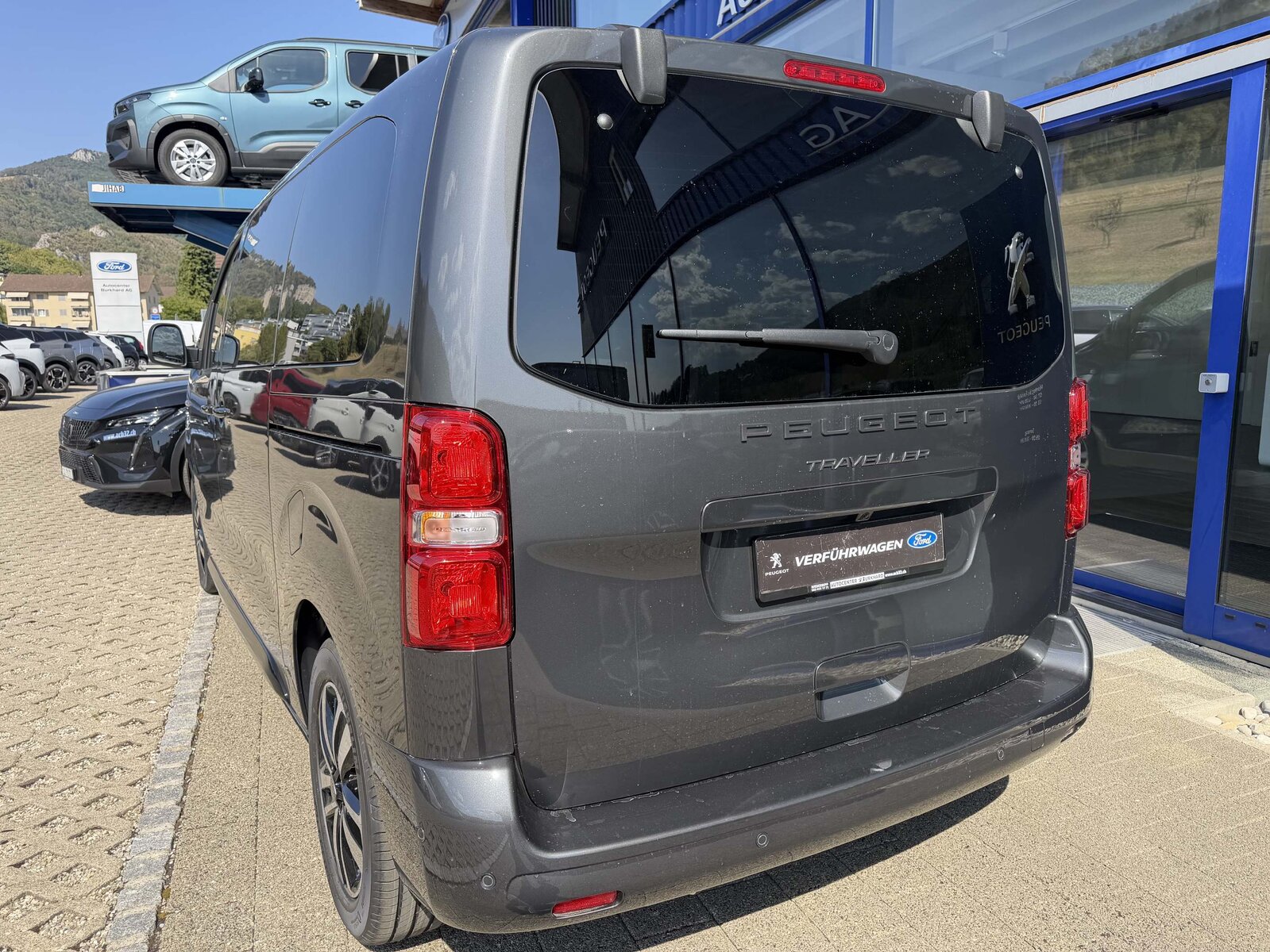 PEUGEOT Traveller Standard 2.2 BlueHDi 180  Family Edition S/S, Diesel, New car, Automatic - 4