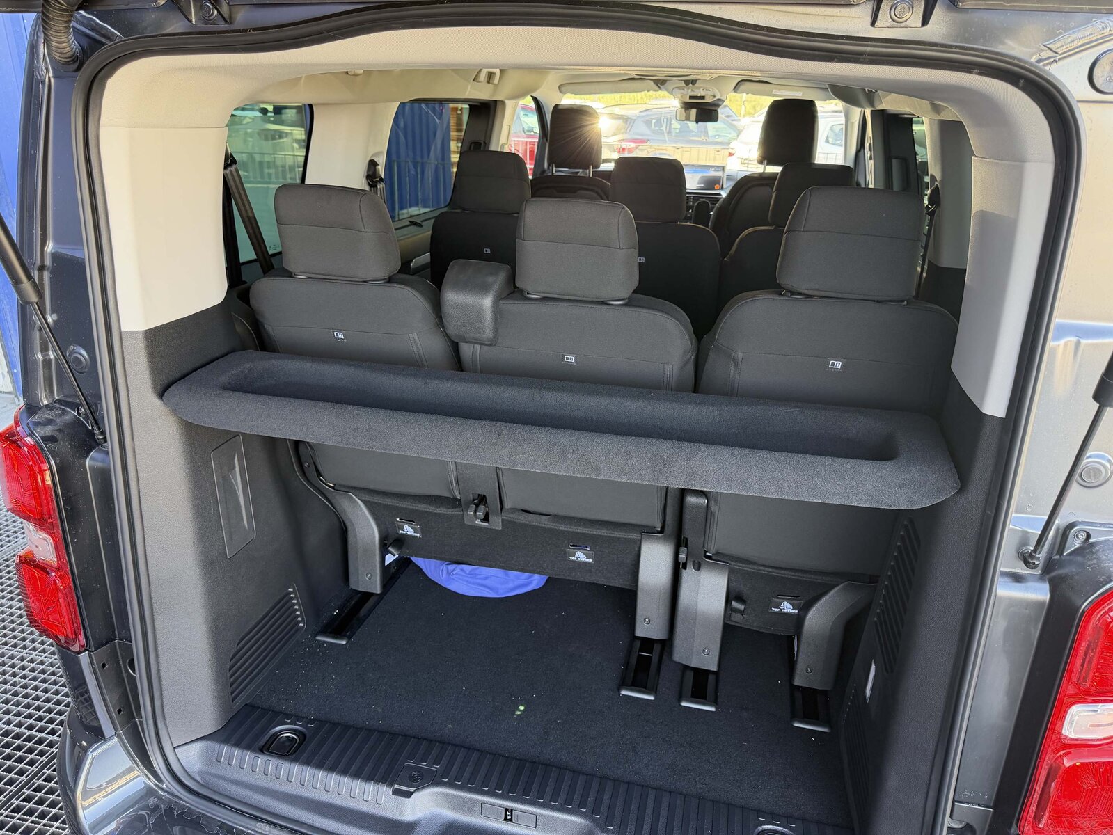 PEUGEOT Traveller Standard 2.2 BlueHDi 180  Family Edition S/S, Diesel, New car, Automatic - 7