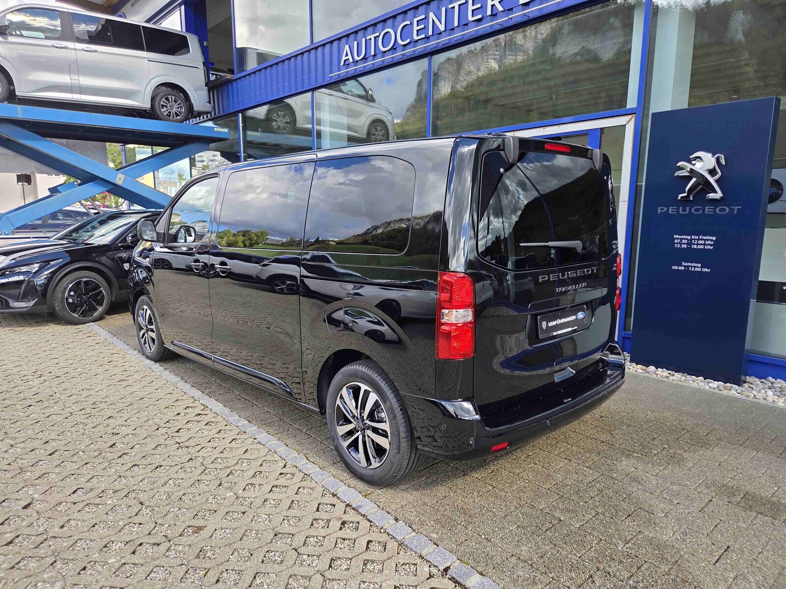 PEUGEOT Traveller Standard 2.2 BlueHDi 180  Family Edition S/S, Diesel, Voiture nouvelle, Automatique - 3