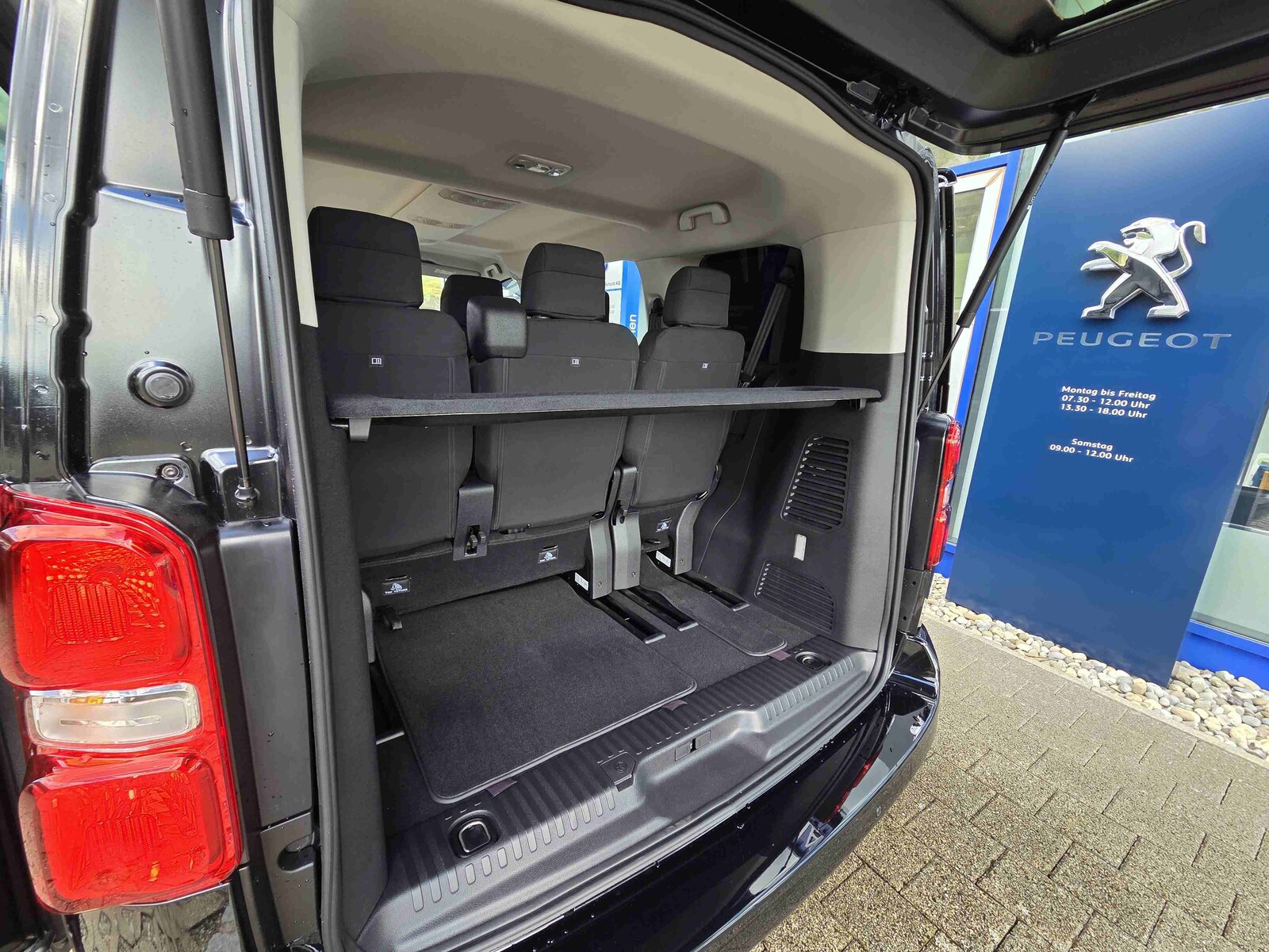 PEUGEOT Traveller Standard 2.2 BlueHDi 180  Family Edition S/S, Diesel, Voiture nouvelle, Automatique - 6