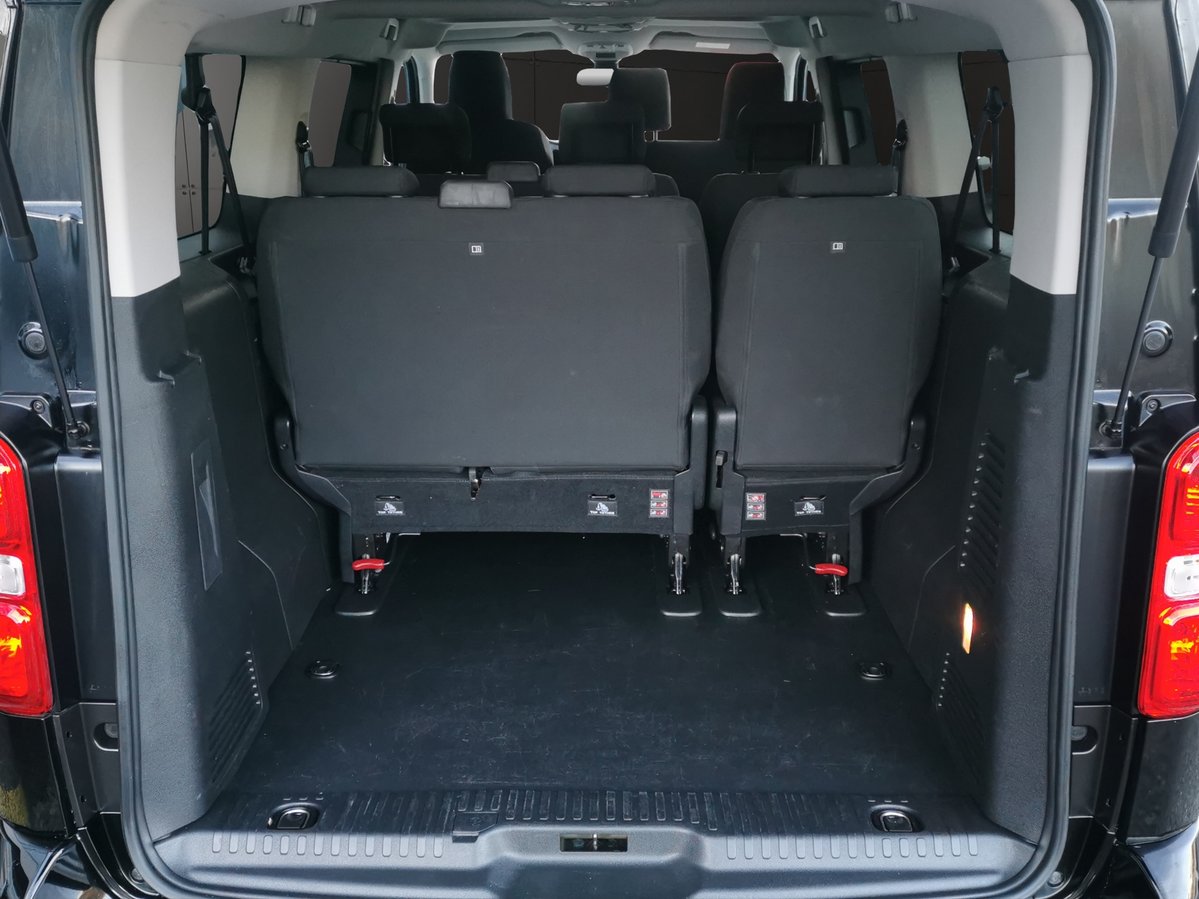 PEUGEOT Traveller 2.0 BlueHDi Business Lang EAT8, Diesel, Occasion / Gebraucht, Automat - 7