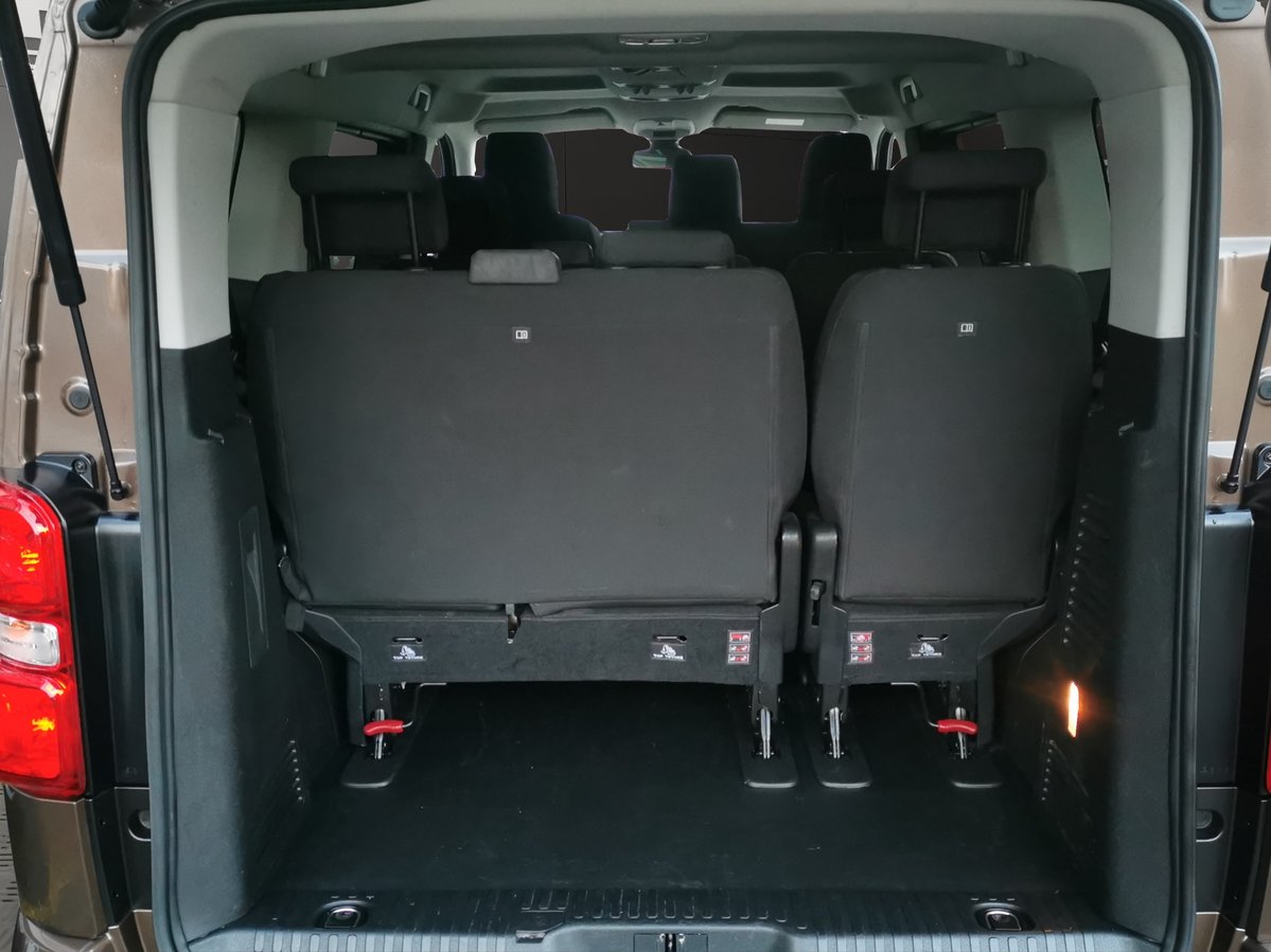 PEUGEOT Traveller 2.0 BlueHDi Business Standard EAT8, Diesel, Occasion / Gebraucht, Automat - 7