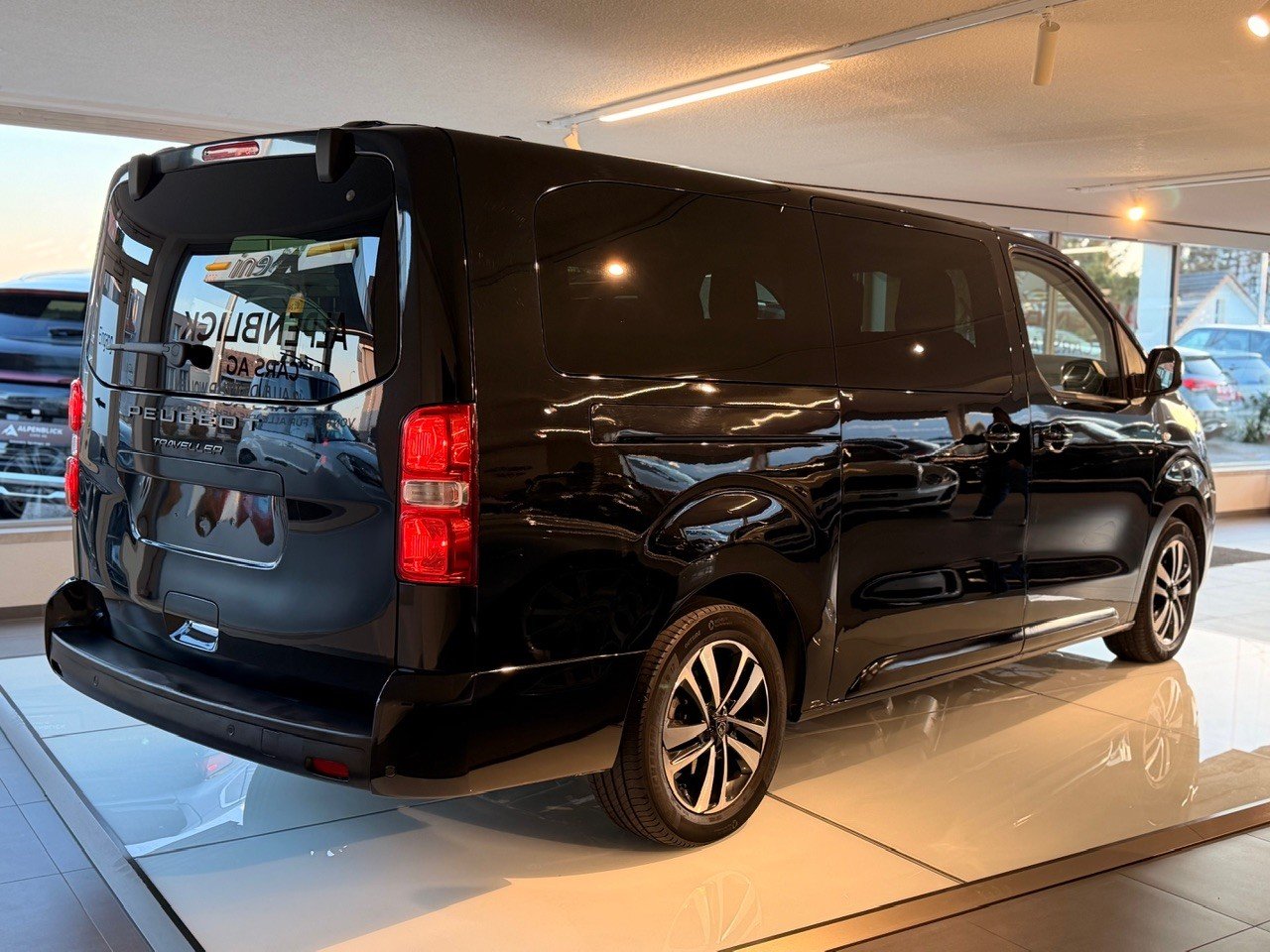 PEUGEOT Traveller 2.0 BlueHDi Business Long EAT8, Diesel, Occasion / Utilisé, Automatique - 5