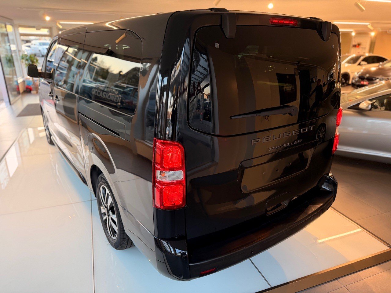 PEUGEOT Traveller 2.0 BlueHDi Business Long EAT8, Diesel, Occasion / Utilisé, Automatique - 7